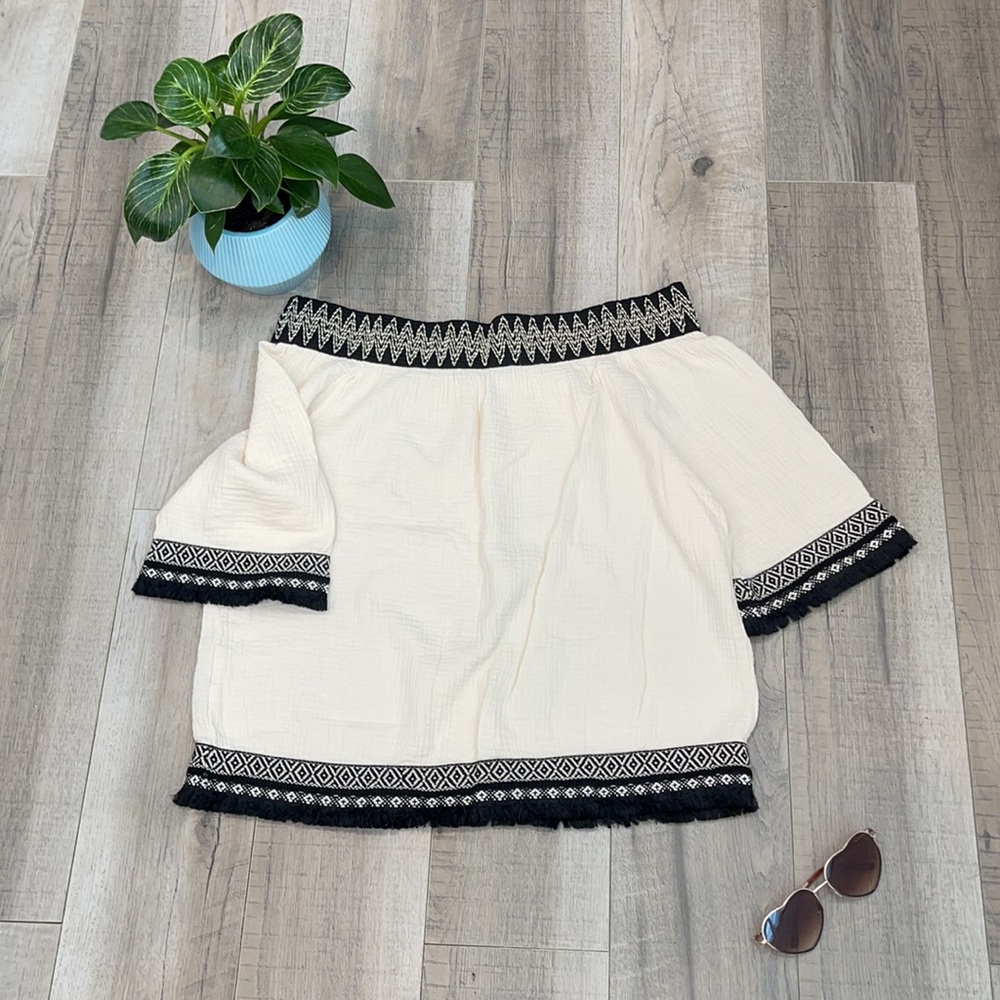 🤍 Solitaire Off-Shoulder Top 🖤 - Picture 2 of 7